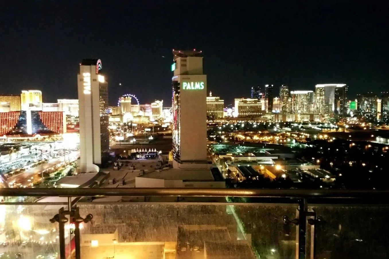 Best Strip City Views Balcony Suite No Resort Feeの連絡先