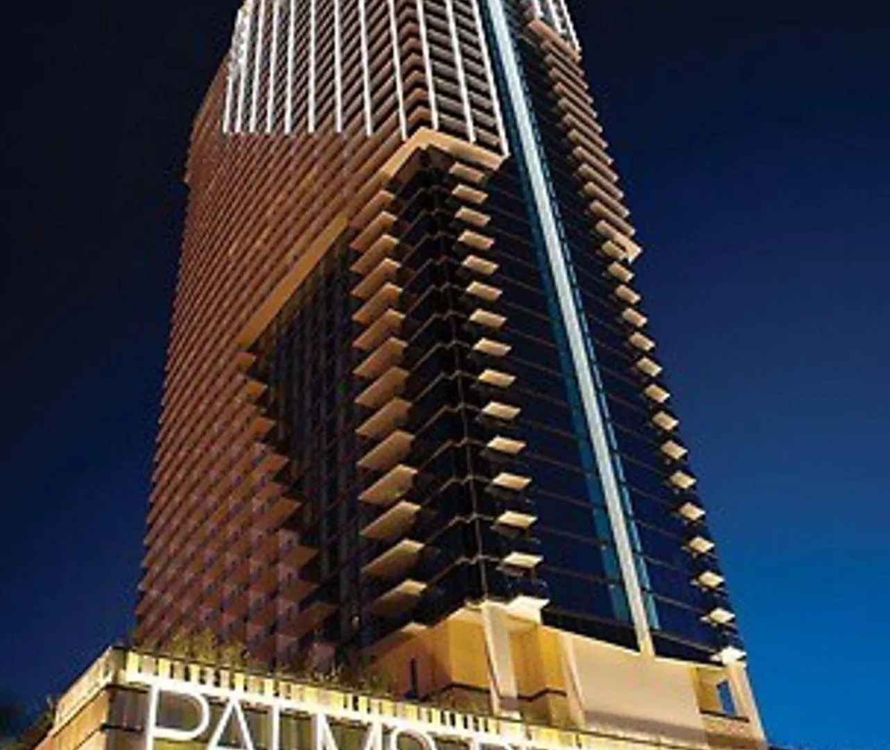 Best Strip City Views Balcony Suite No Resort Fee ラスベガス 別荘